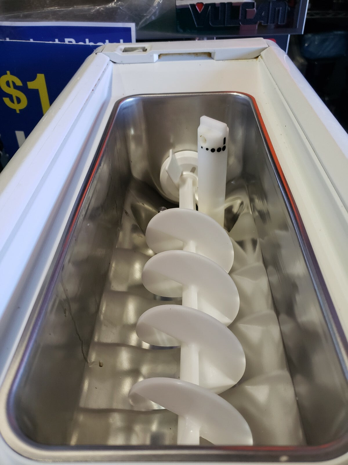 BRAS COMMERCIAL ICE CREAM MACHINE IS-CREAM MODEL Is-Cream_FR_RGB