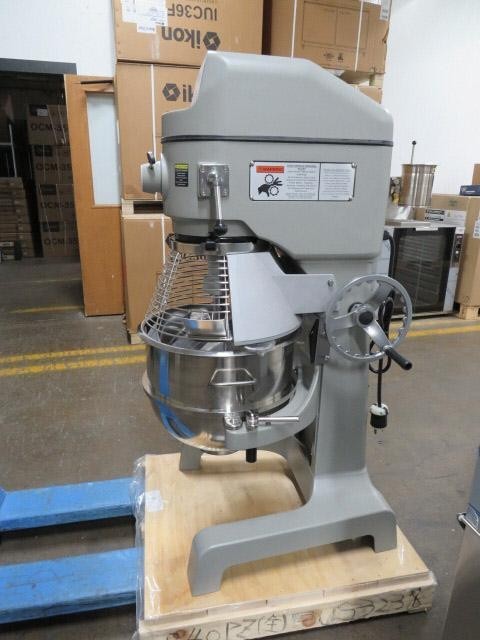 Globe SP40 40 Qt. Planetary Floor Mixer with Guard & Standard Accessories - 208V Brand New
