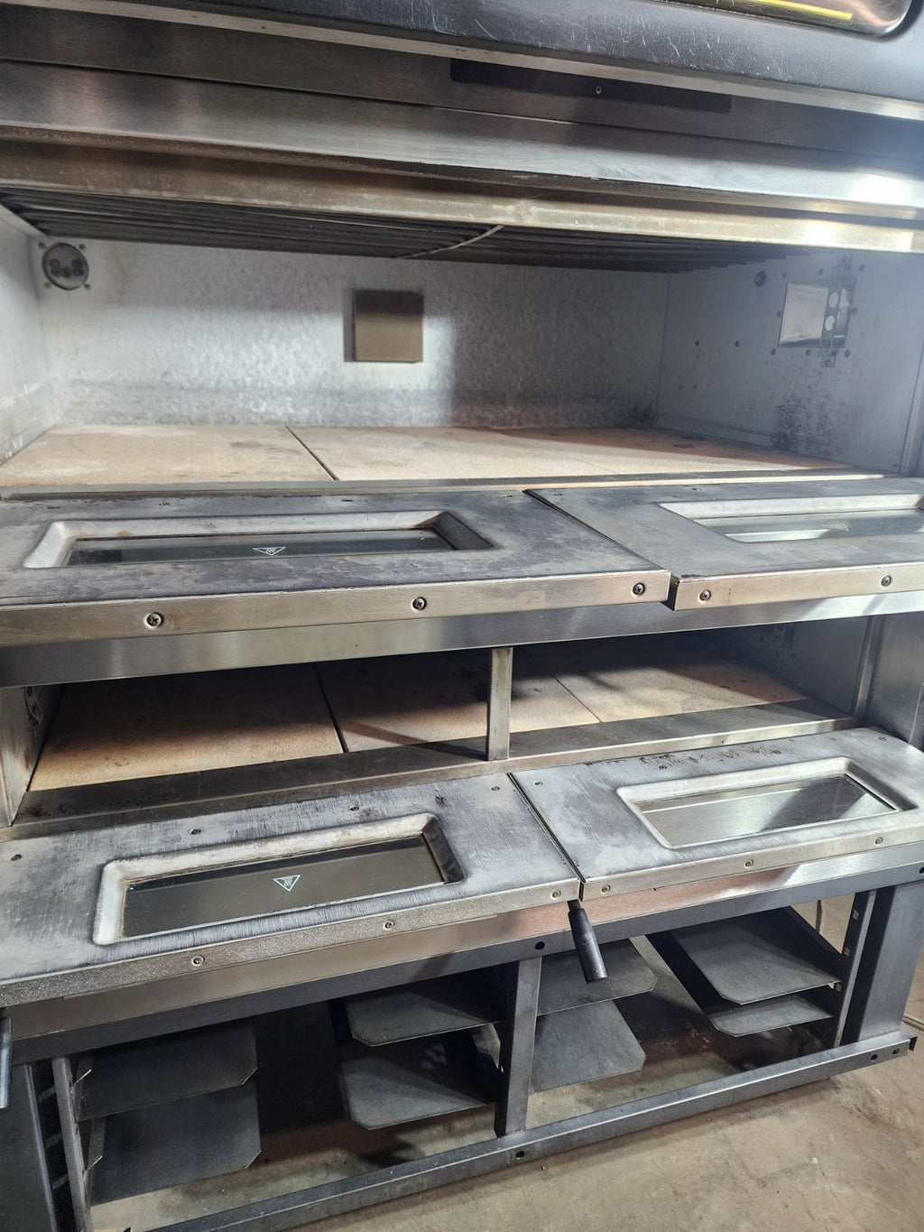 Moretti Forni pizza oven P120E B Electric Double Deck Oven with Stand - 208V,