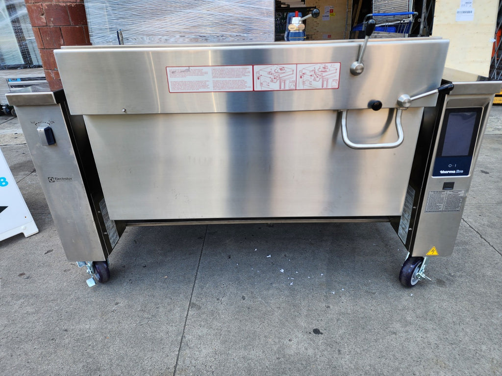 NEW Electrolux Professional 587028 45 gal. Tilting Electric Pressure Braising Pan