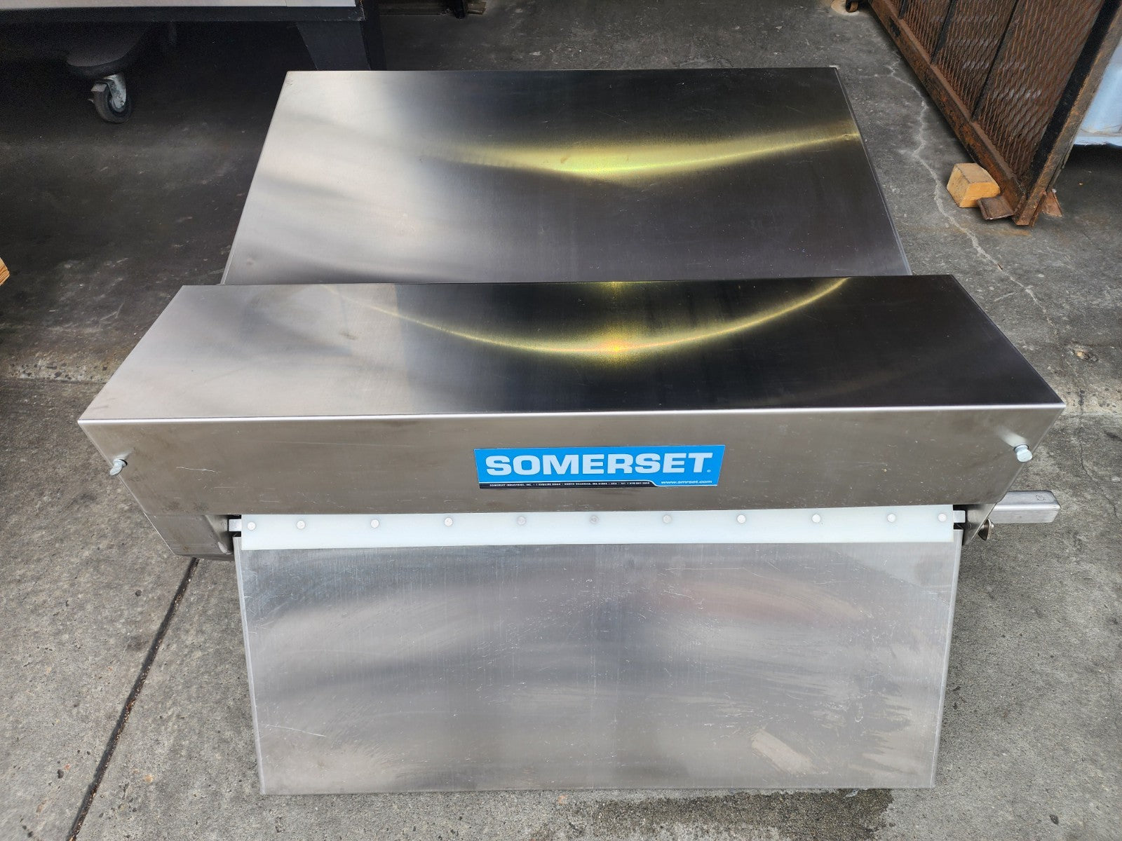 Somerset CDR-600F Countertop Fondant Sheeter w/ Tray, 30" wide tray