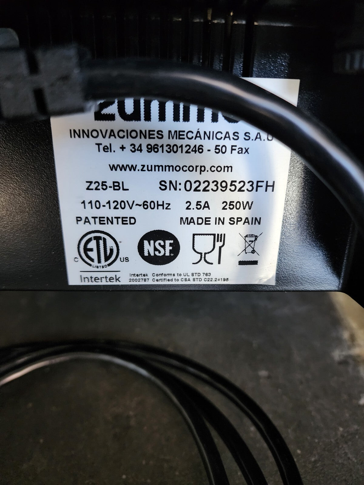 Zummo Viva Z25-BL Midnight Black Commercial Juicer -10 Fruits Minute - 120V #343