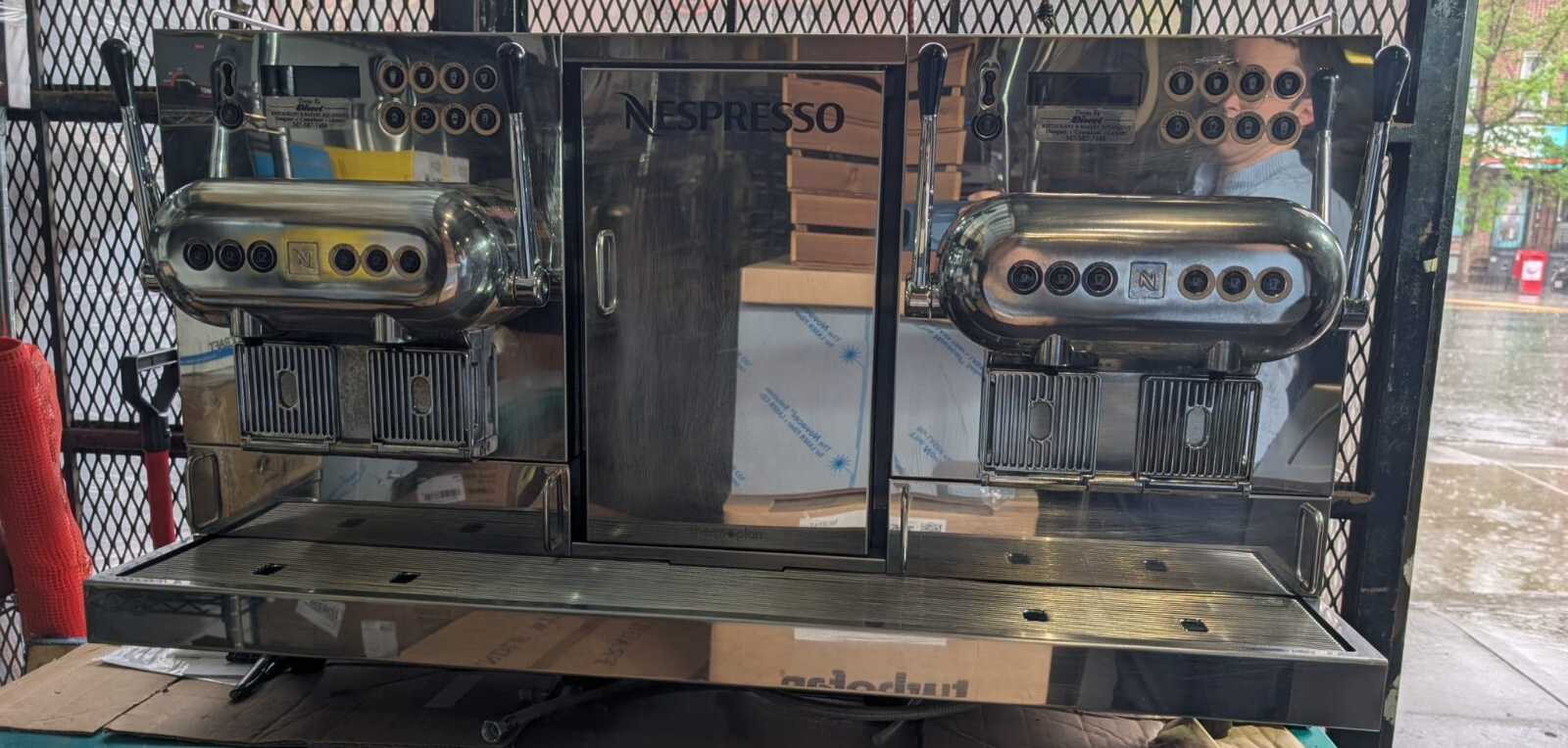 NESPRESSO COFFEE MACHINE MODEL AGUILA-4400  PROFESSIONAL