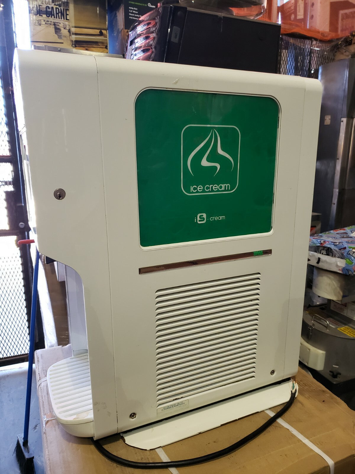 BRAS COMMERCIAL ICE CREAM MACHINE IS-CREAM MODEL Is-Cream_FR_RGB