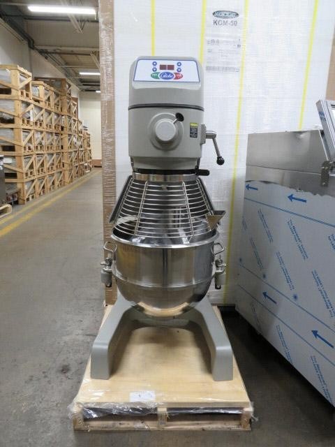 Globe SP40 40 Qt. Planetary Floor Mixer with Guard & Standard Accessories - 208V Brand New