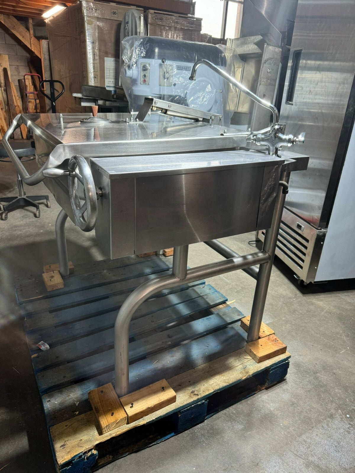 Groen FPC-3 Braising Pan 30 Gallon Tilting Skillet - 3 Phase Electric 240 Voltag