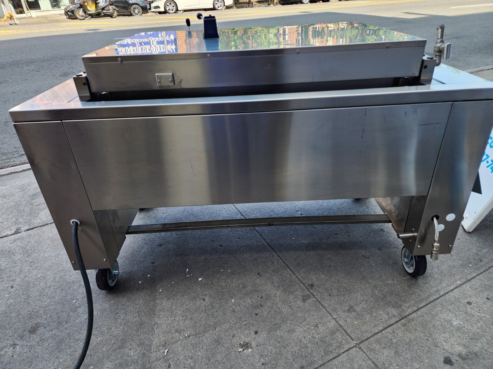 NEW Electrolux Professional 587028 45 gal. Tilting Electric Pressure Braising Pan