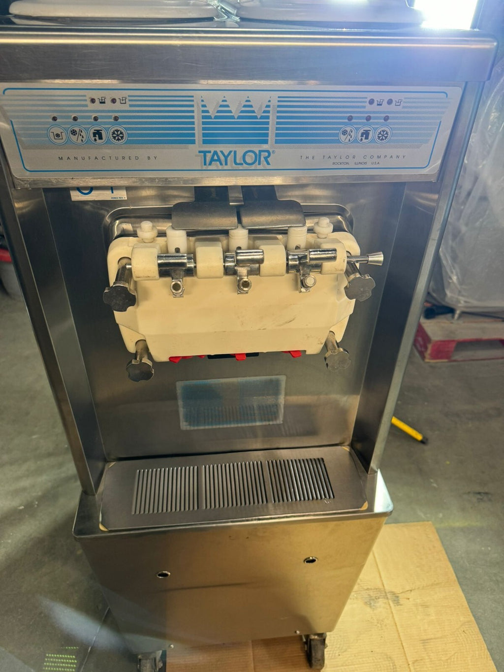 Taylor 791-33 AC Twin Twist soft serve