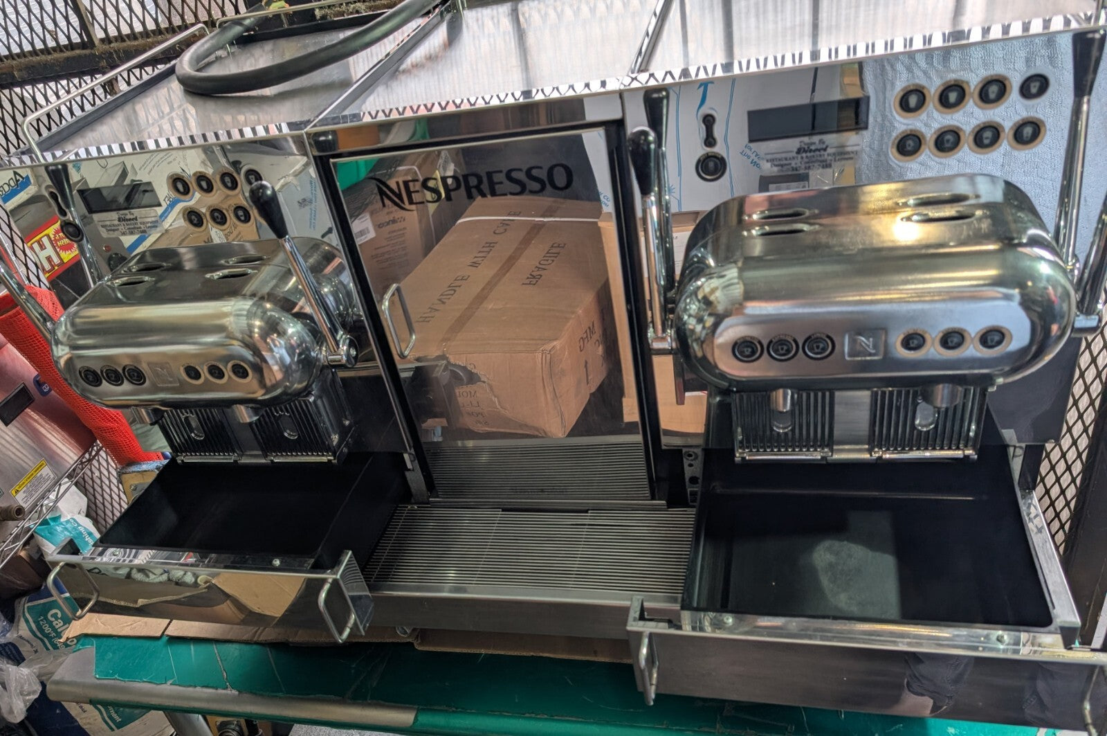 NESPRESSO COFFEE MACHINE MODEL AGUILA-4400  PROFESSIONAL