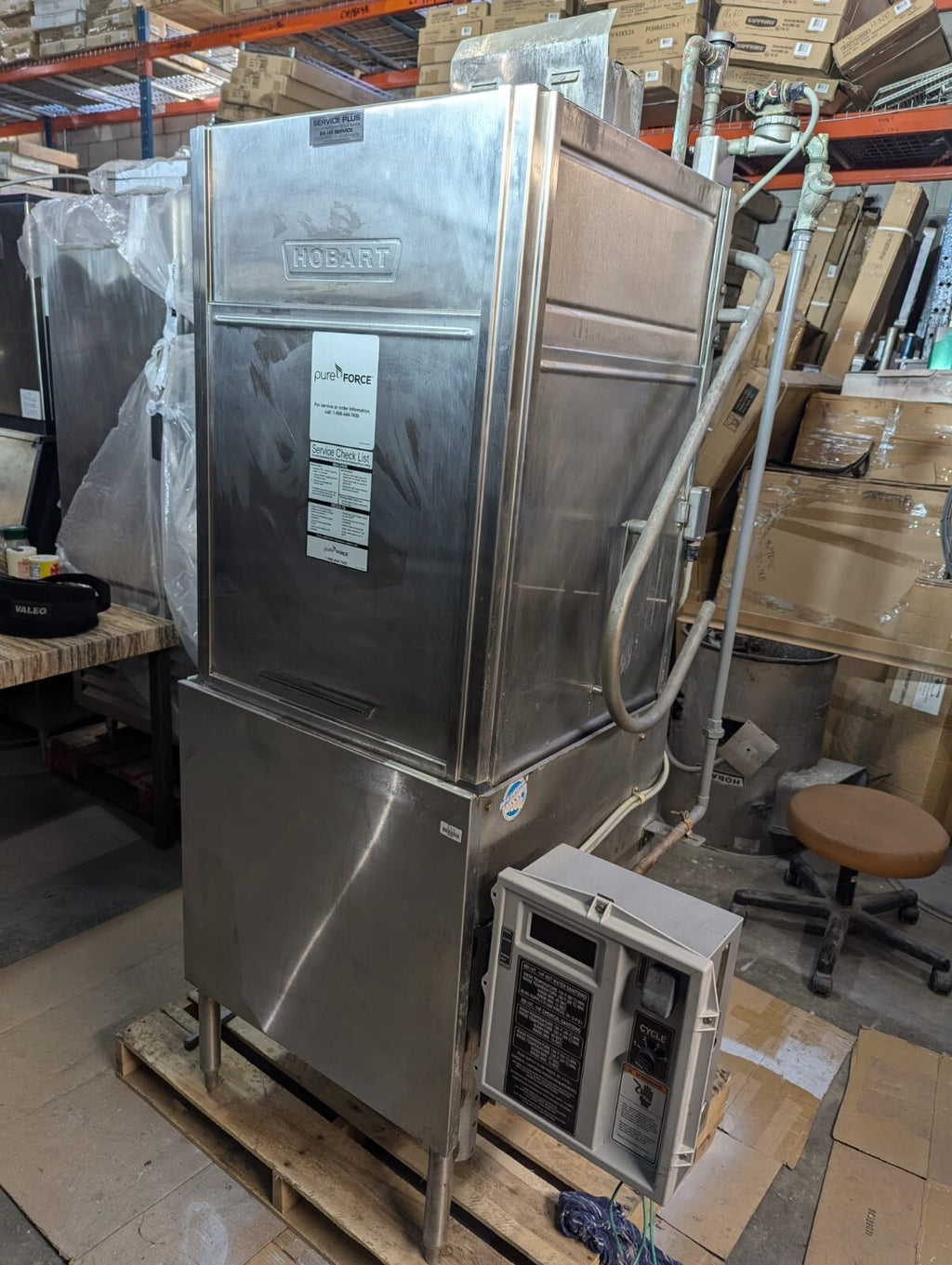 Hobart AM-14T dishwasher with build in new Booster  new overflow pipe and comple2