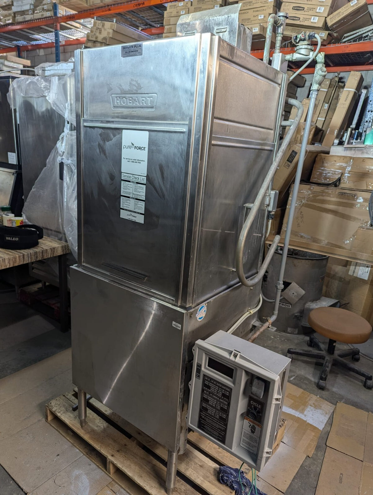 Hobart AM-14T dishwasher with build in new Booster  new overflow pipe and comple2