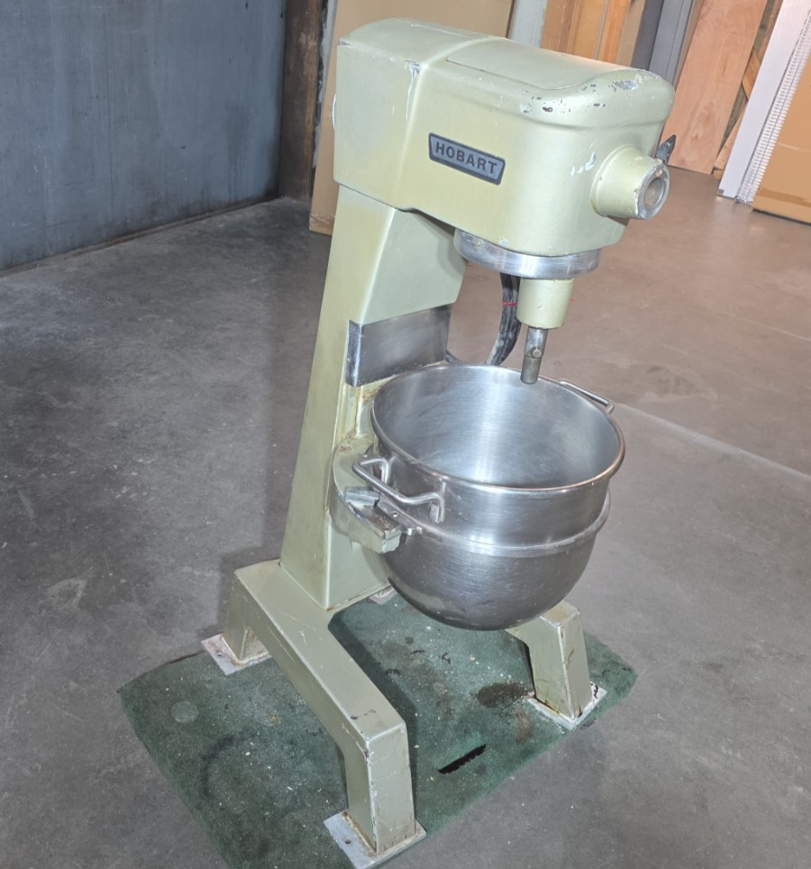 Refurbished Hobart 30 Quart Mixer D300, Used Great Condition WATCH VID!2