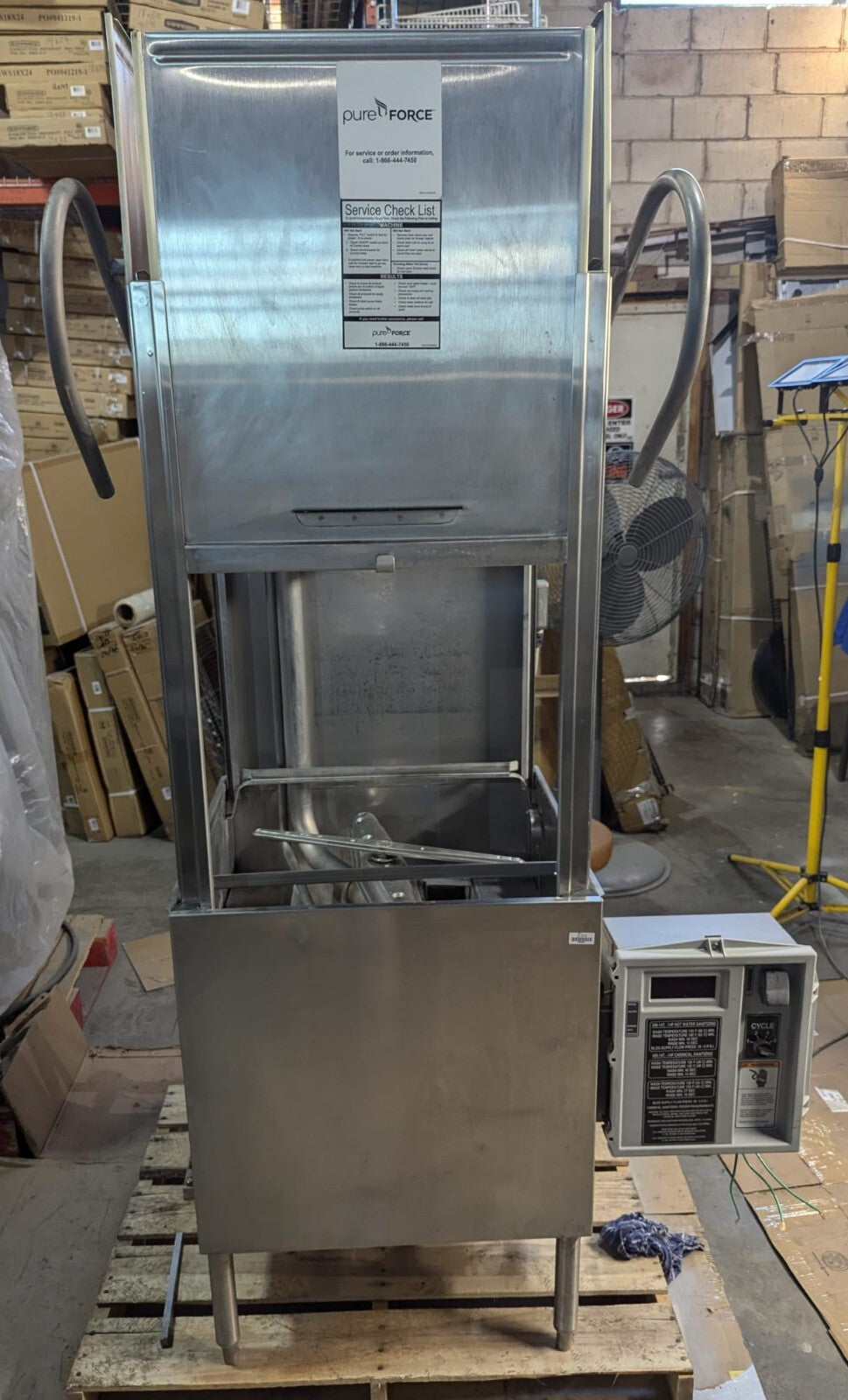 Hobart AM-14T dishwasher with build in new Booster  new overflow pipe and comple1
