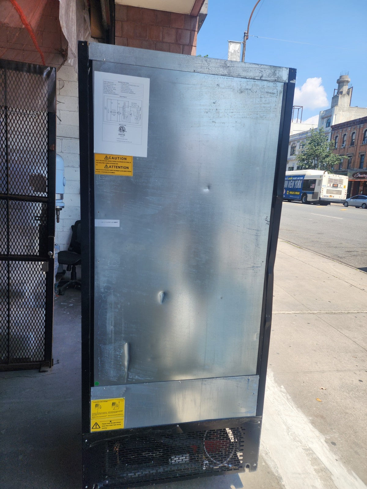 Avantco BVAC-36HC 36'' Black Refrigerated Air Curtain Merchandiser w panel3