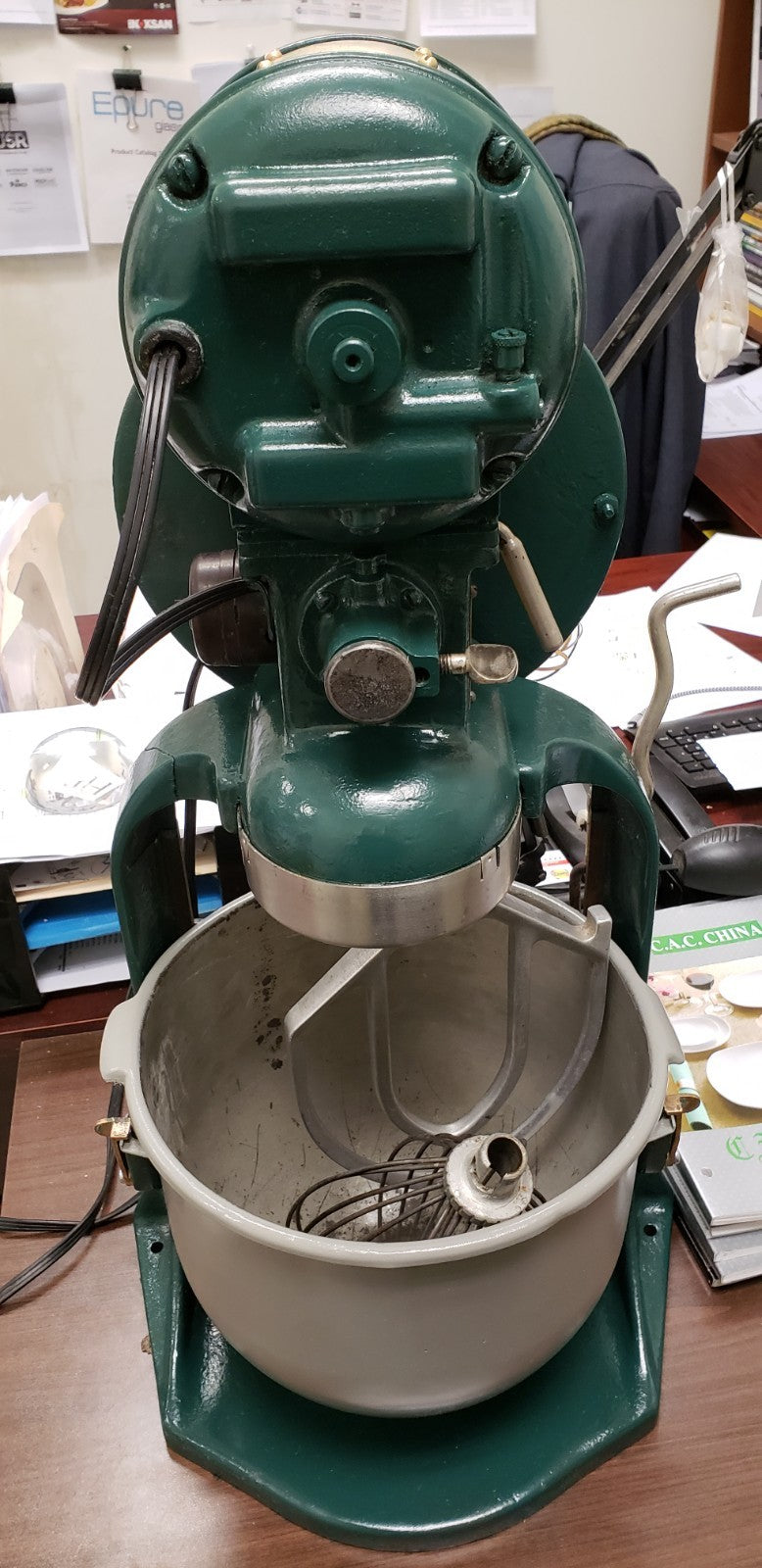 Hobart Vintage 10 Quart C100 Stand Mixer, Used Good Condition Cool antique #15970