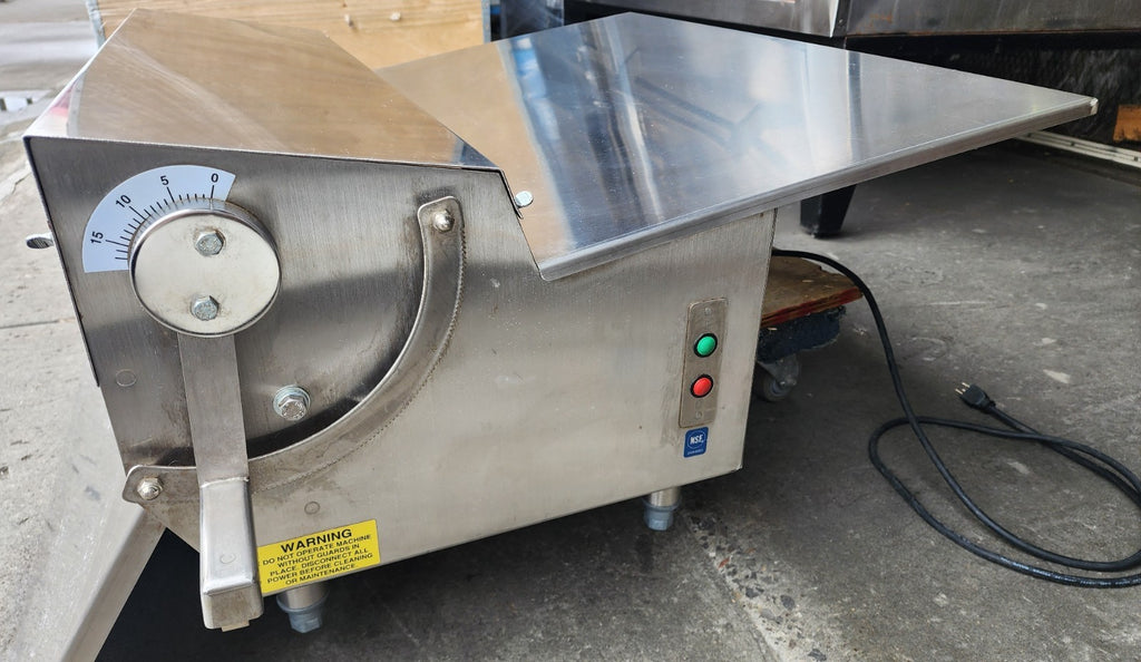 RARELY USED Somerset CDR-600F Countertop Fondant Sheeter w/ Tray, 30" wide tray2
