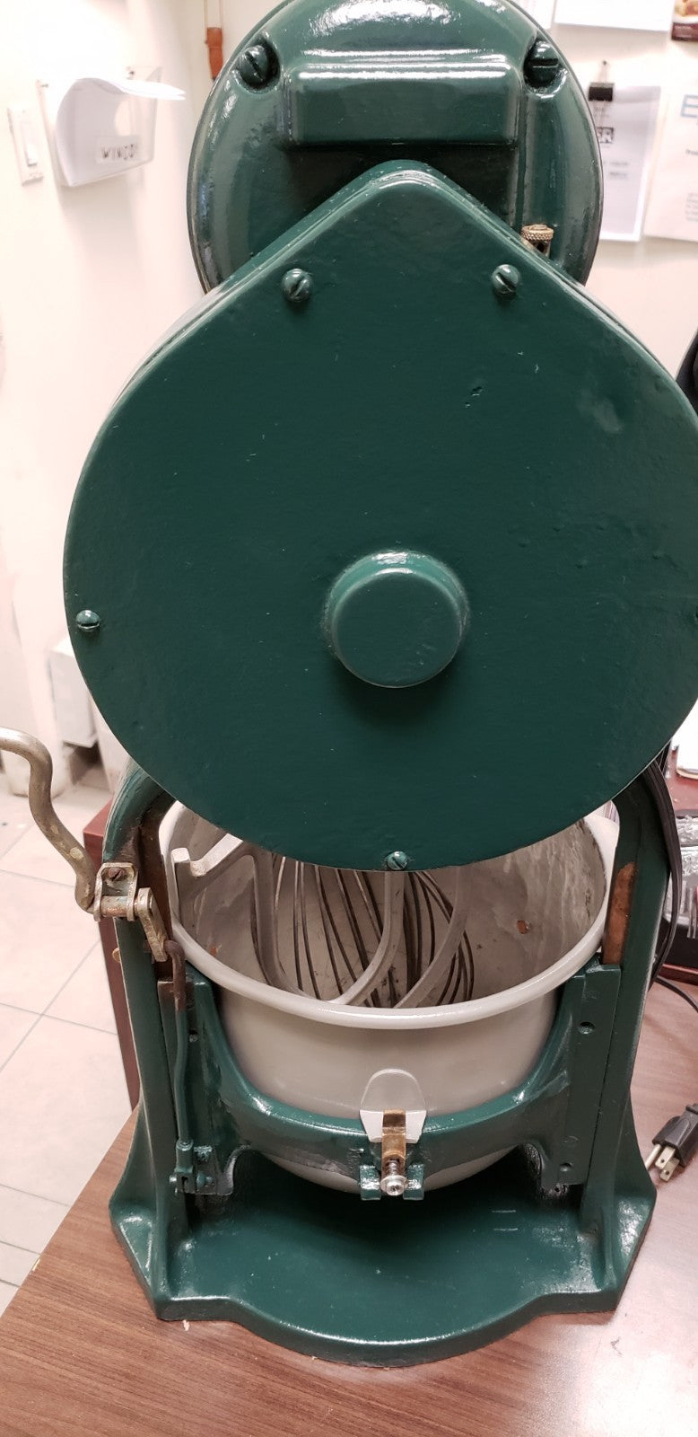 Hobart Vintage 10 Quart C100 Stand Mixer, Used Good Condition Cool antique #15974