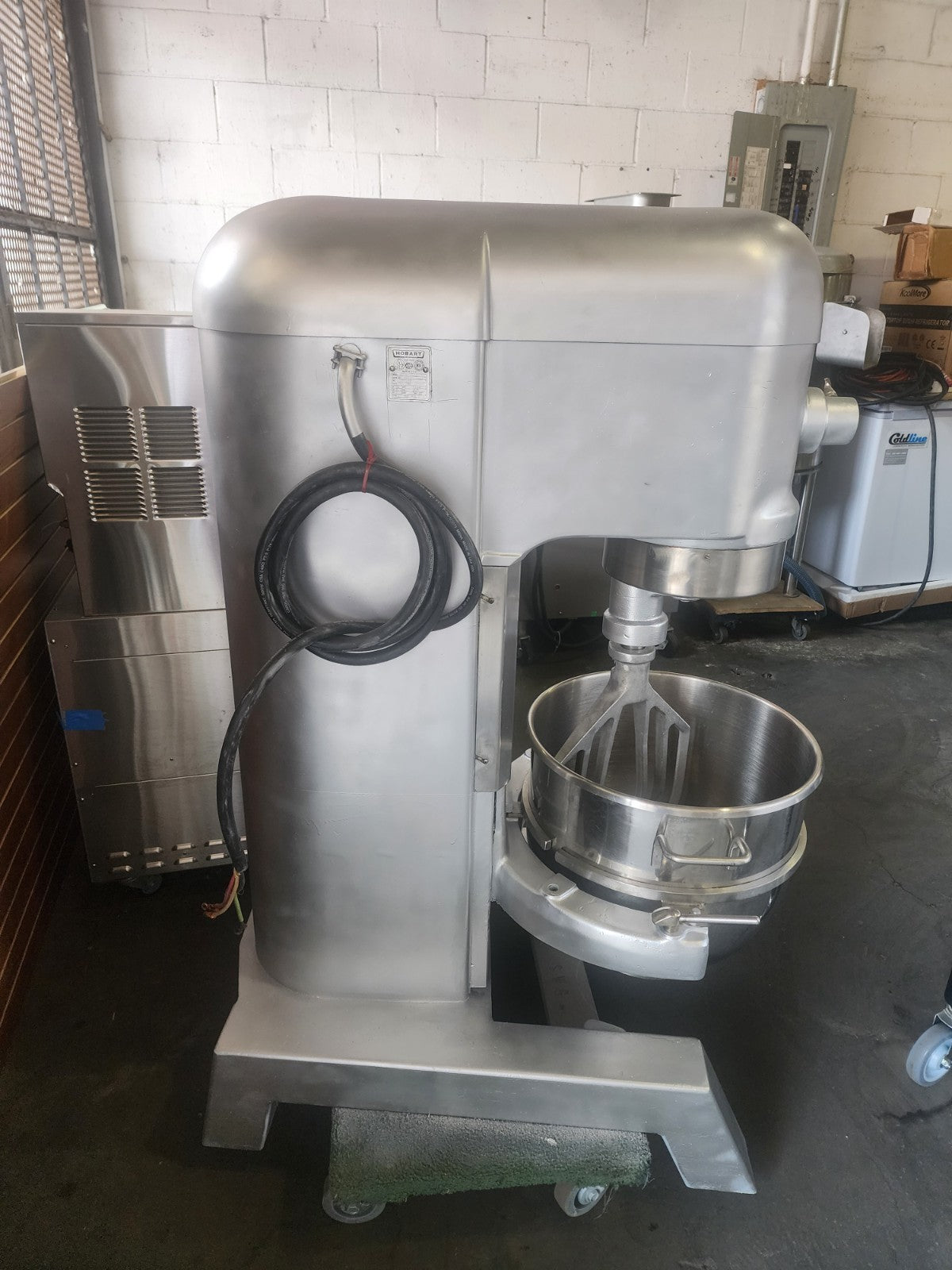 Hobart H-600T Commercial Pizza Dough Mixer 60QT 3ph 1.5hp 200V2
