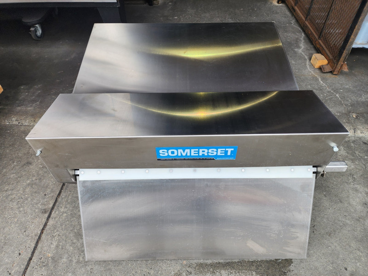 RARELY USED Somerset CDR-600F Countertop Fondant Sheeter w/ Tray, 30" wide tray1
