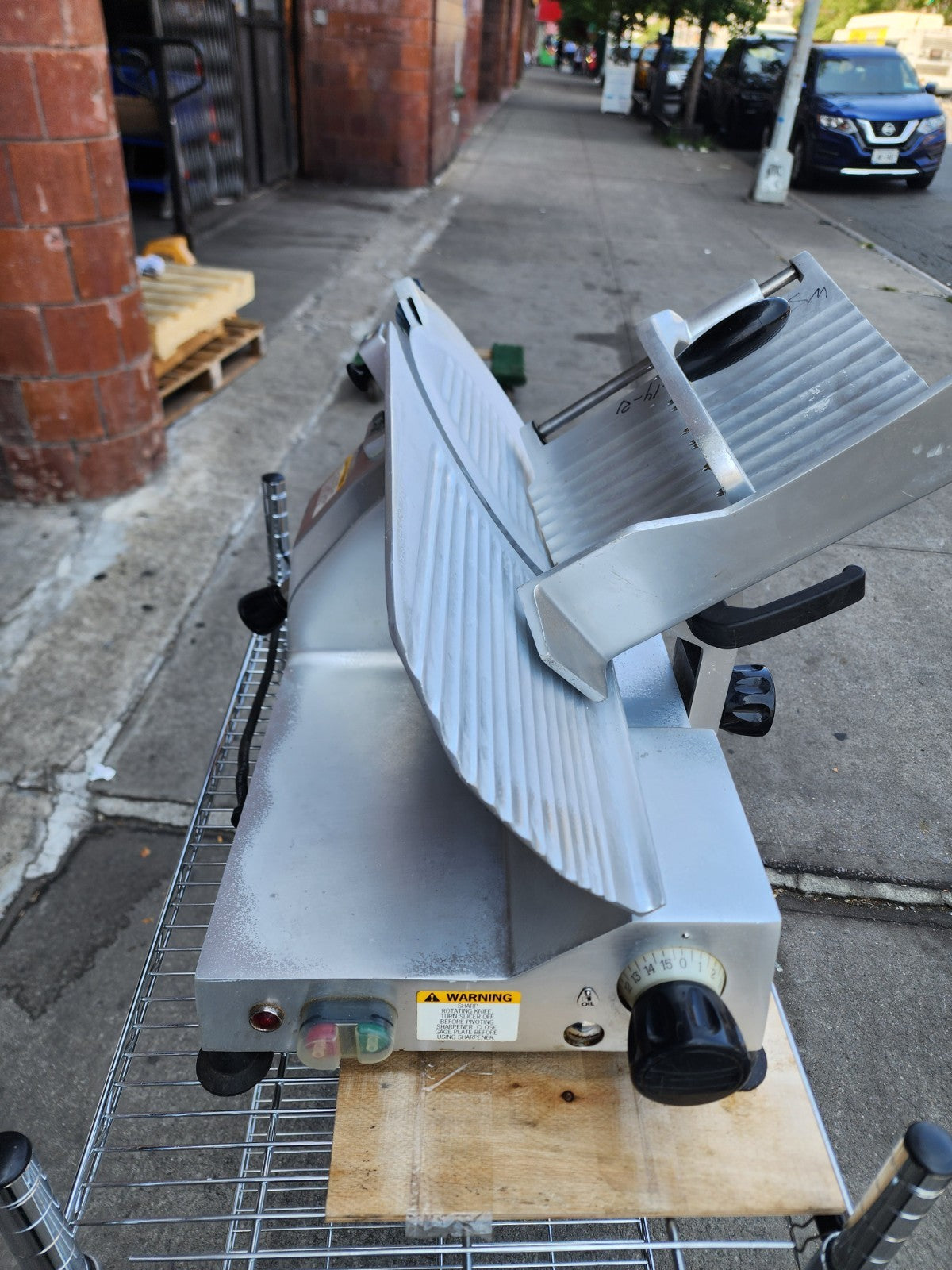 Berkel 827 E Plus  12" Slicer Heavy Duty Amazing Value 3