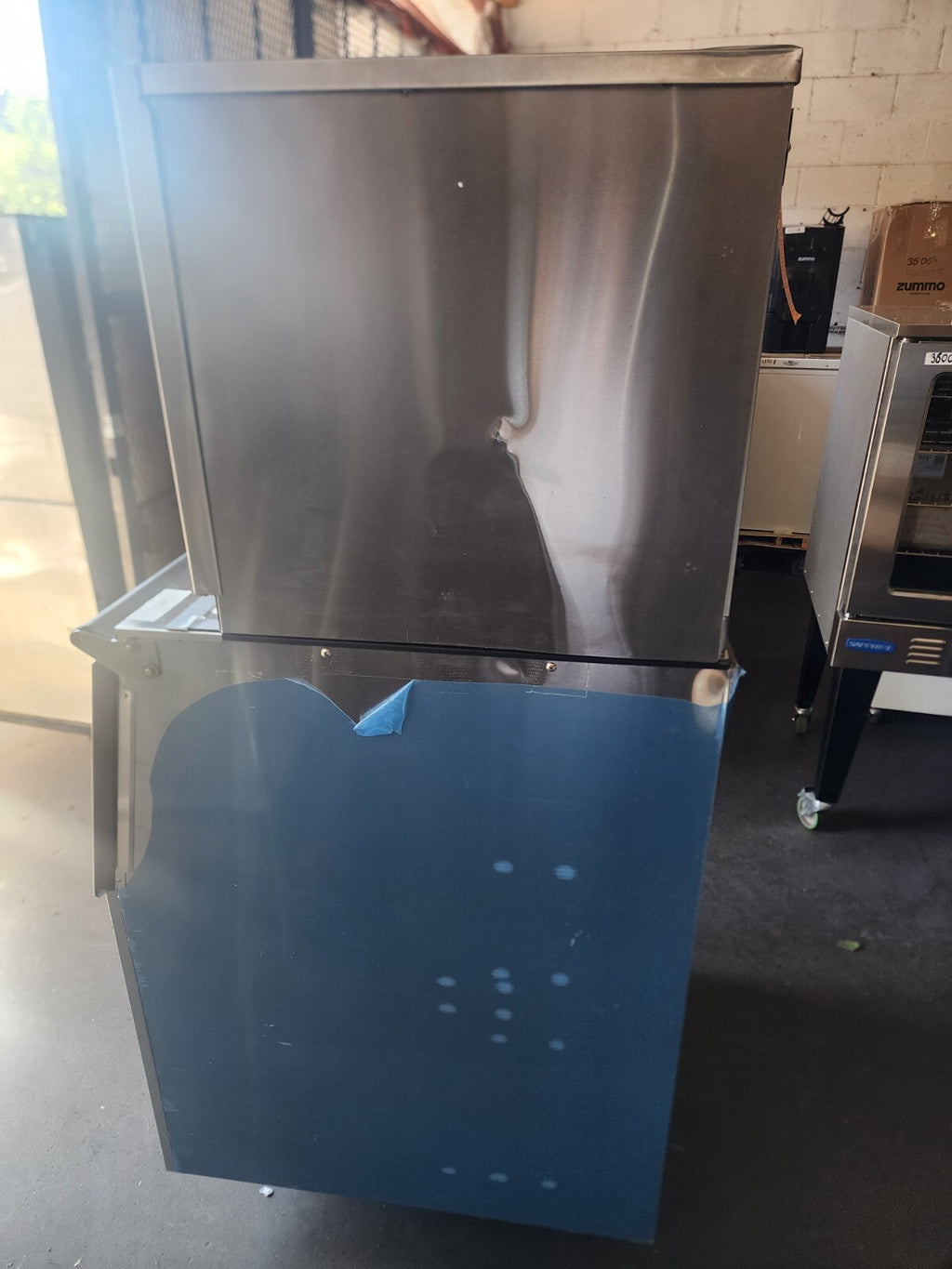 Hoshizaki KMD-530MRJZ Ice Maker Cube-Style with  BD-500SF 30" Ice Bin - 500 lbs2