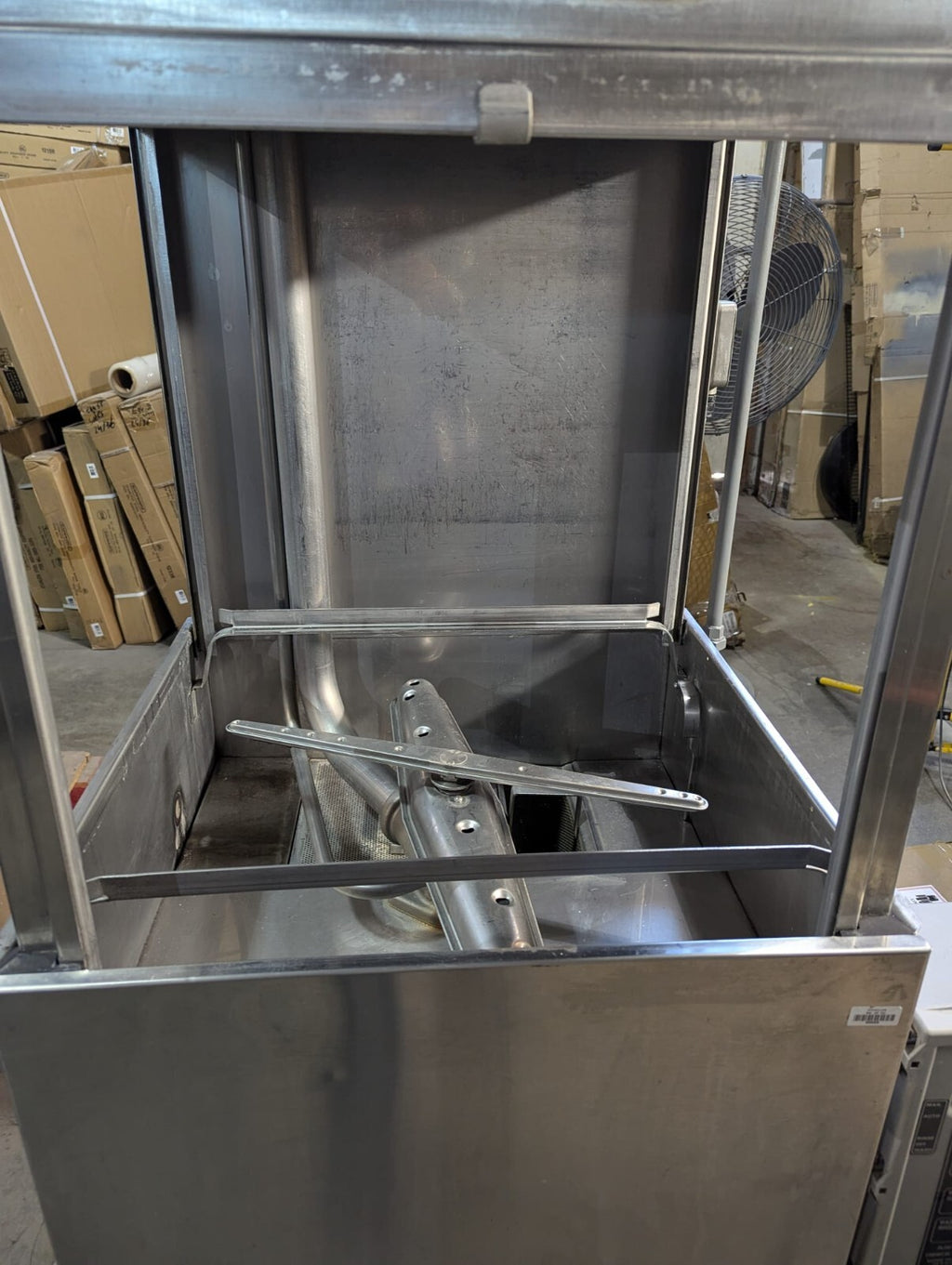 Hobart AM-14T dishwasher with build in new Booster  new overflow pipe and comple4