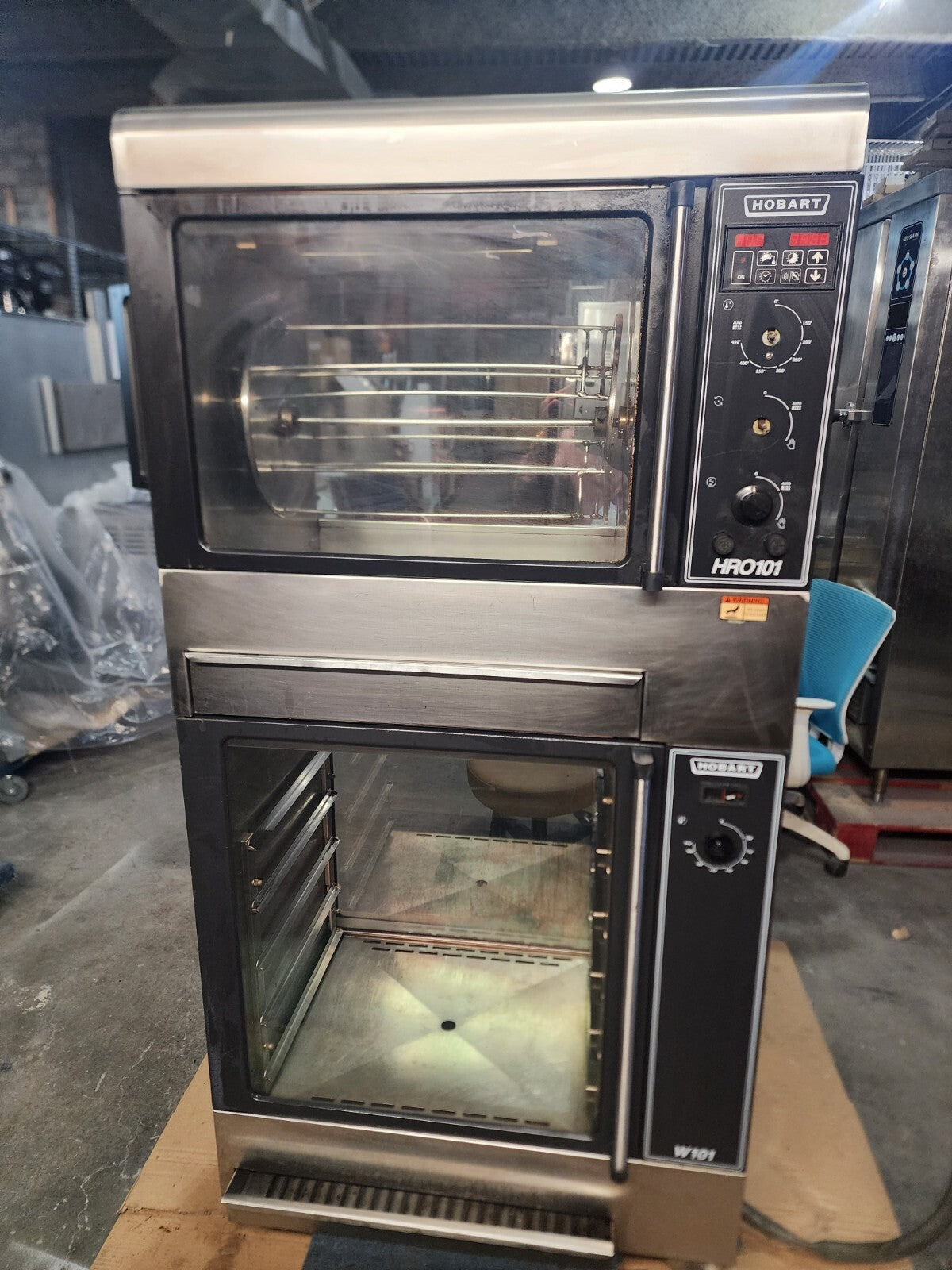 303 Hobart Rottisserie Oven Model HRO101) with Bottom Warming Racks (Model W101)0